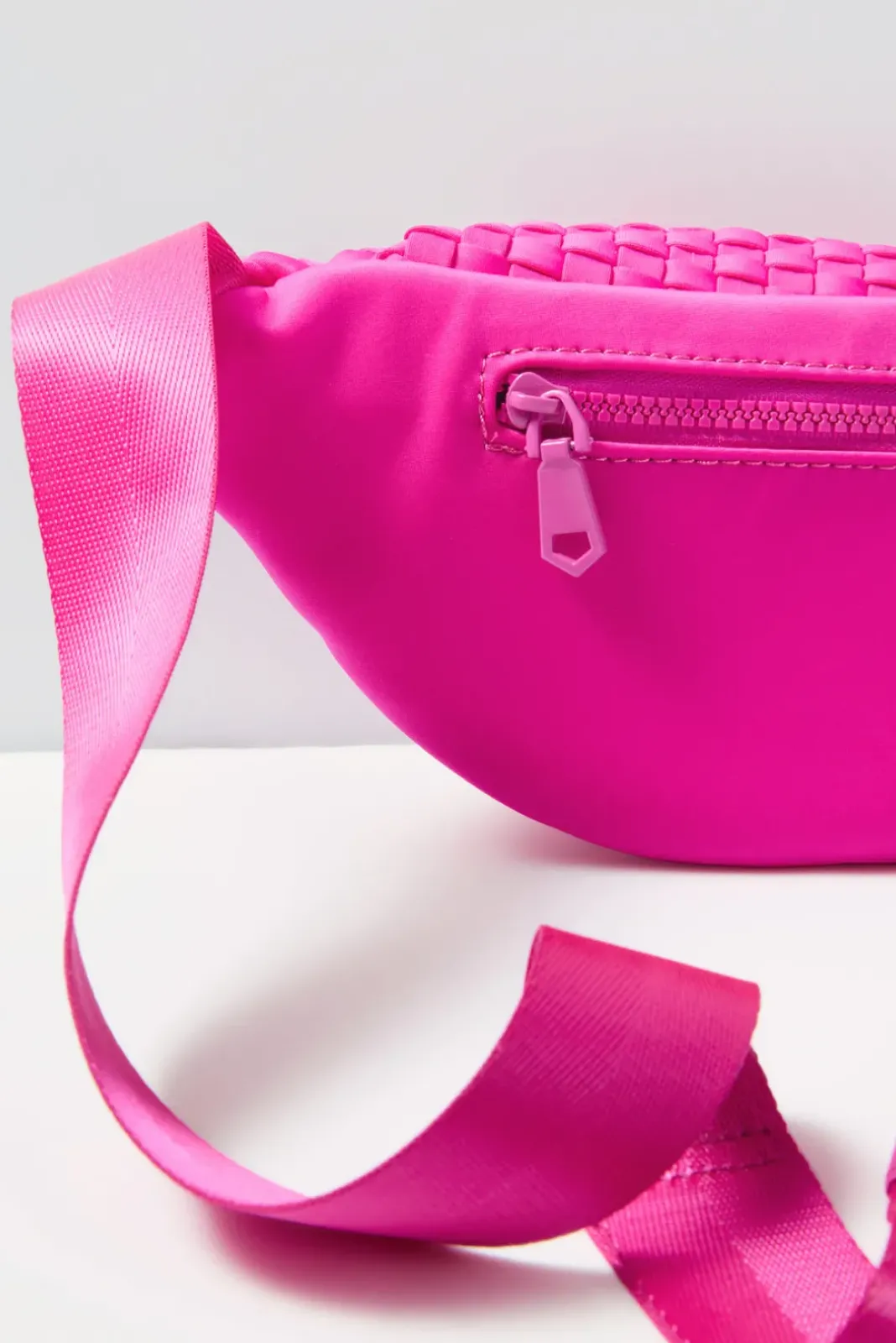 Bags<SOL AND SELENE Aim High Fuchsia