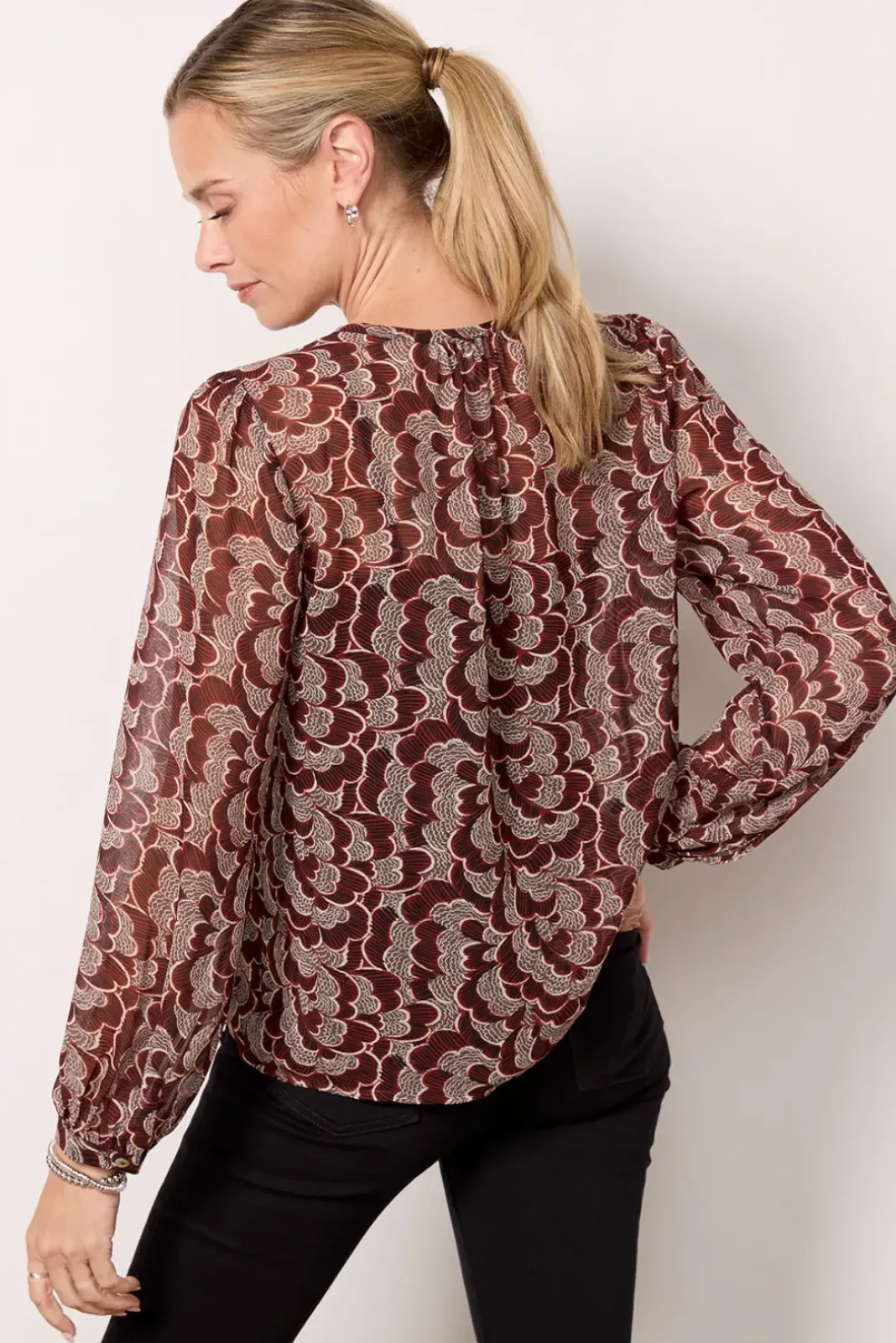 Tops & Tees<EVEREVE Alanna Chiffon Blouse Rustmulti