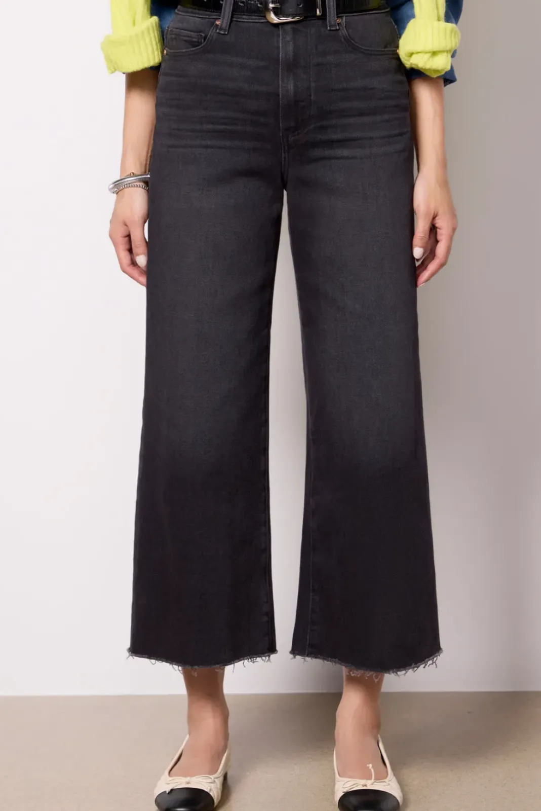 Jeans<PAIGE Anessa Petite Blacklotus