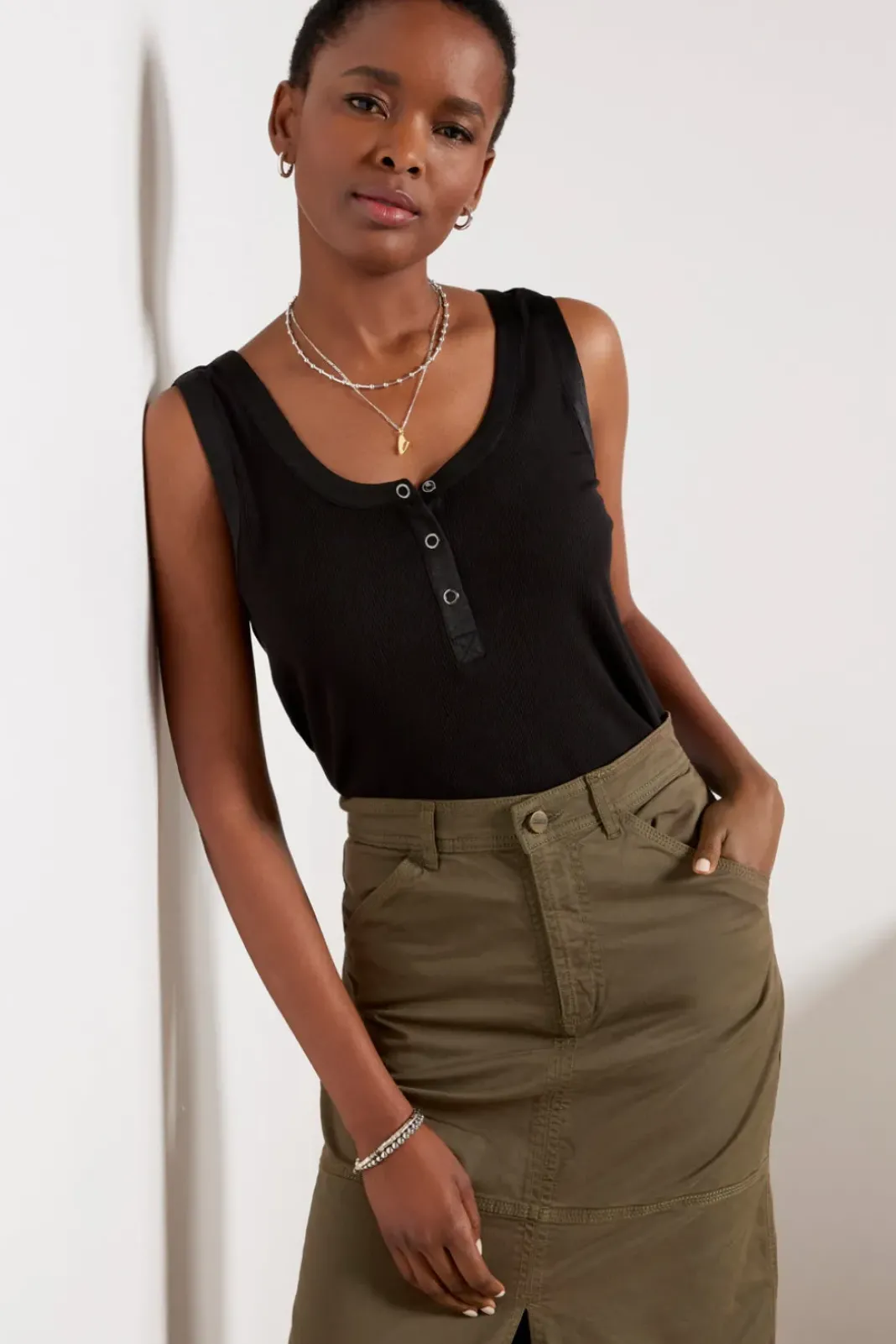 Tops & Tees<EVEREVE Eliza Henley Tank Black