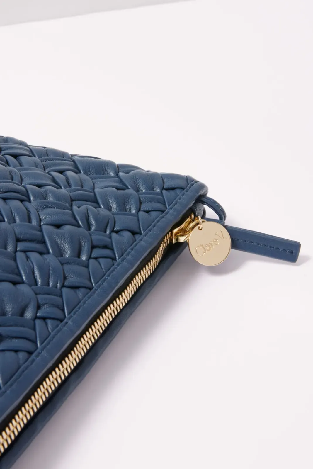 Bags<CLARE V. Flat Clutch with Tabs Navypuffy