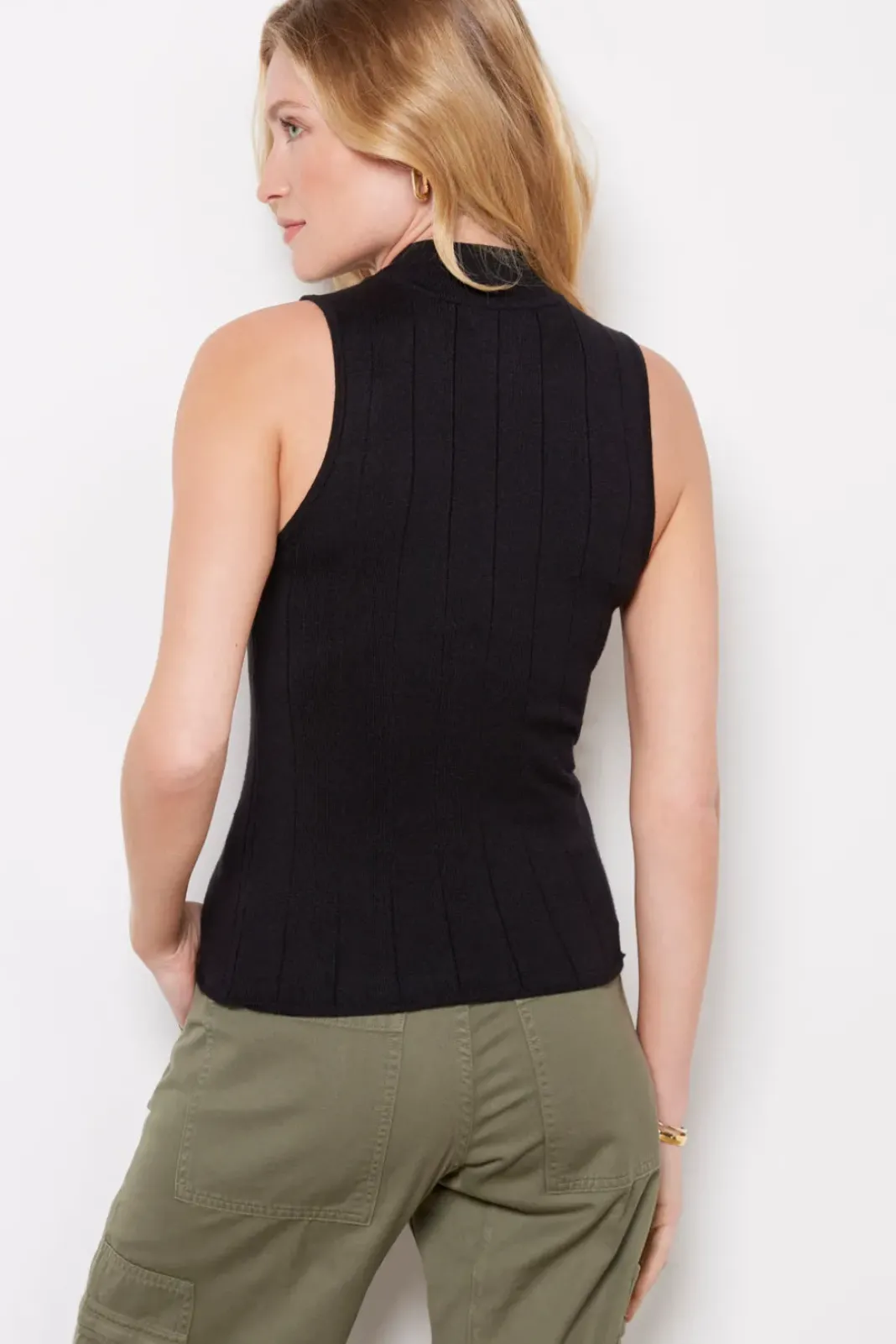 Sweaters<EVEREVE Mollie Turtleneck Tank Black