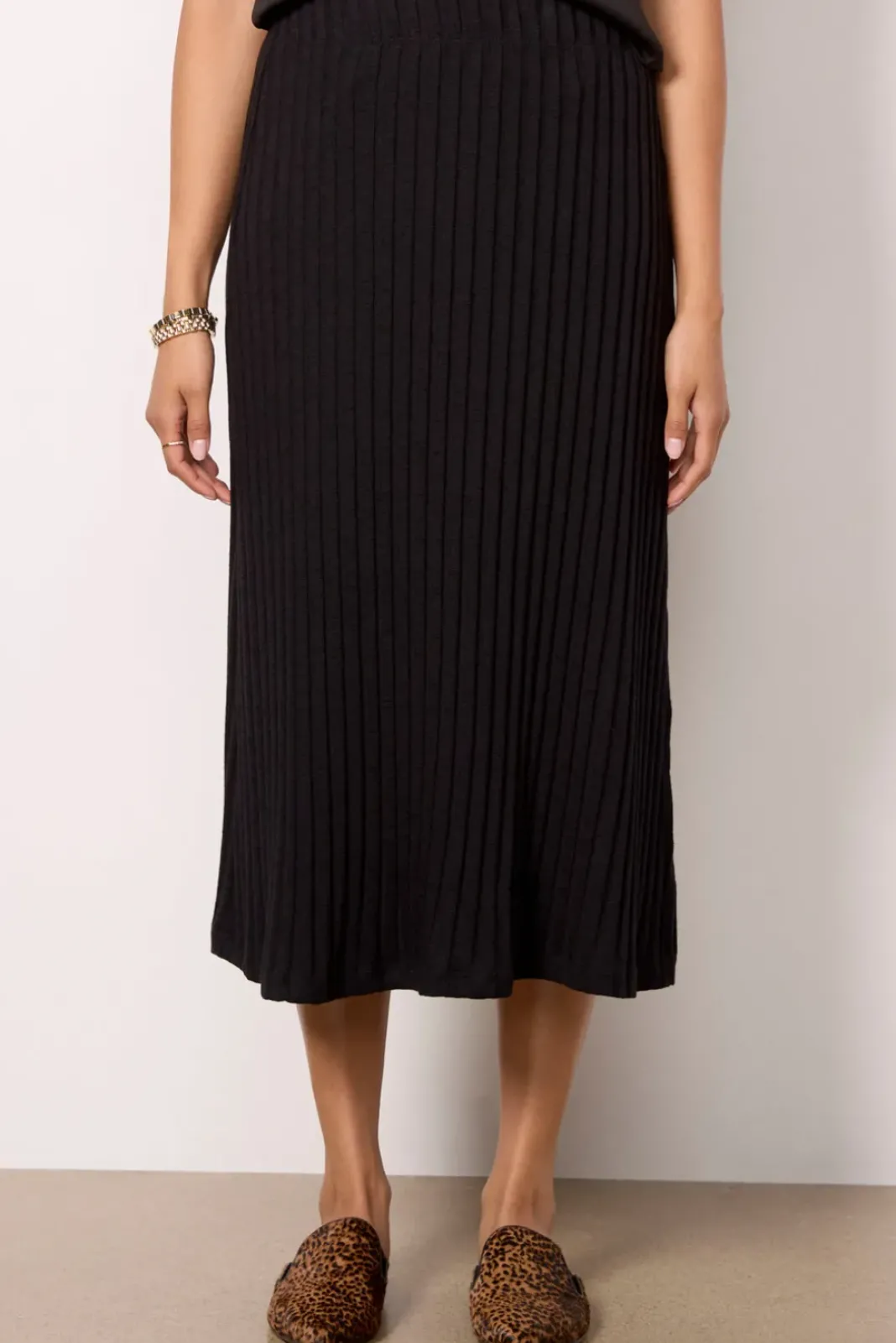Skirts<MICHAEL STARS Molly Midi Skirt W/ Slit Black
