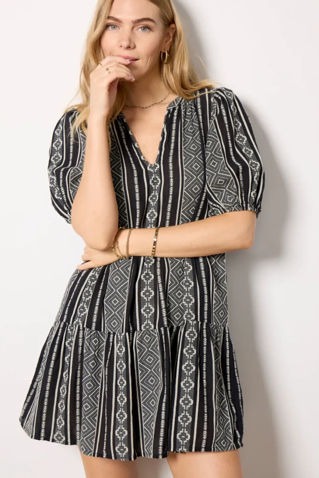 Dresses<VELVET Monique Dress Black/Cream