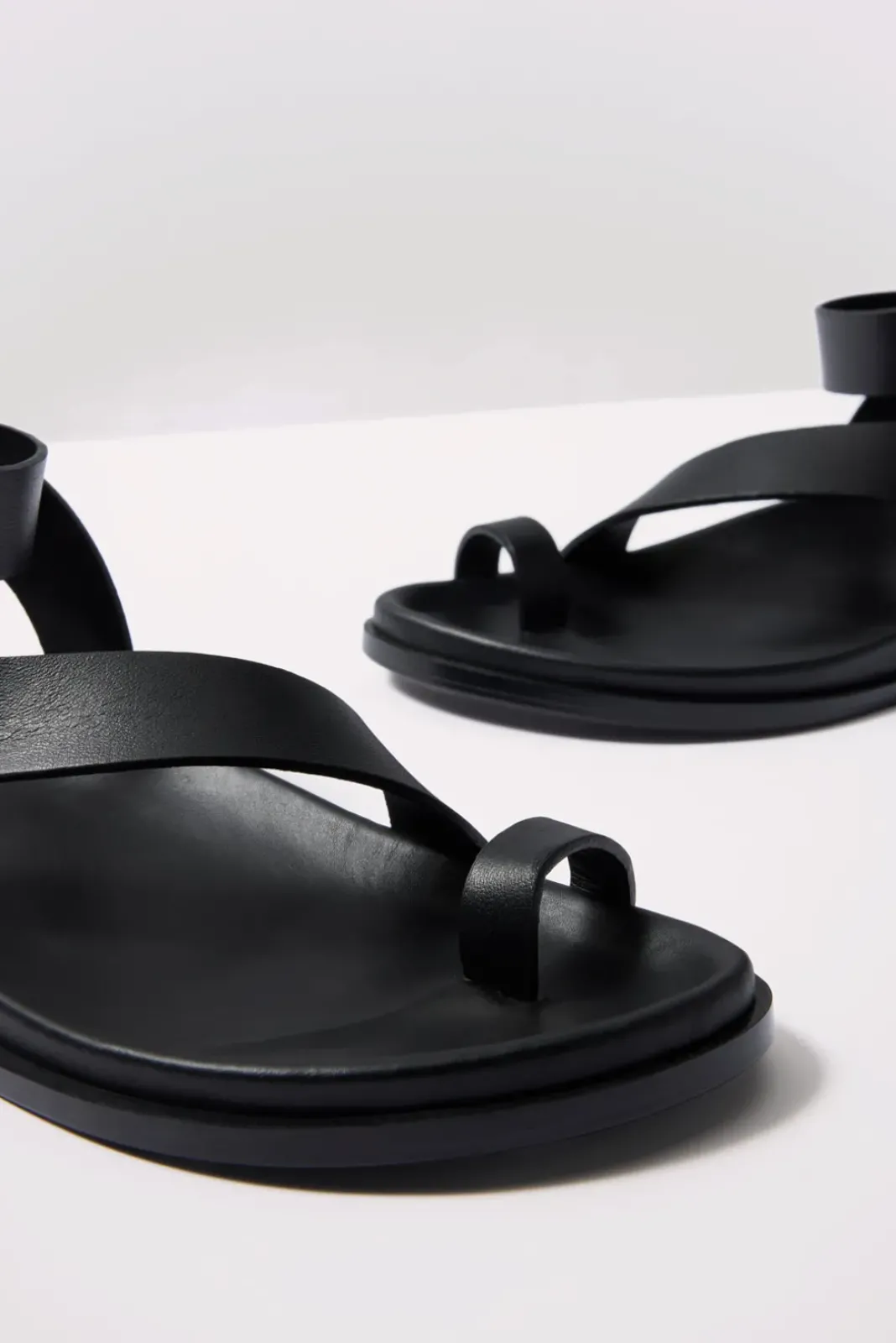 Shoes<ALOHAS Myles Leather Sandals Black