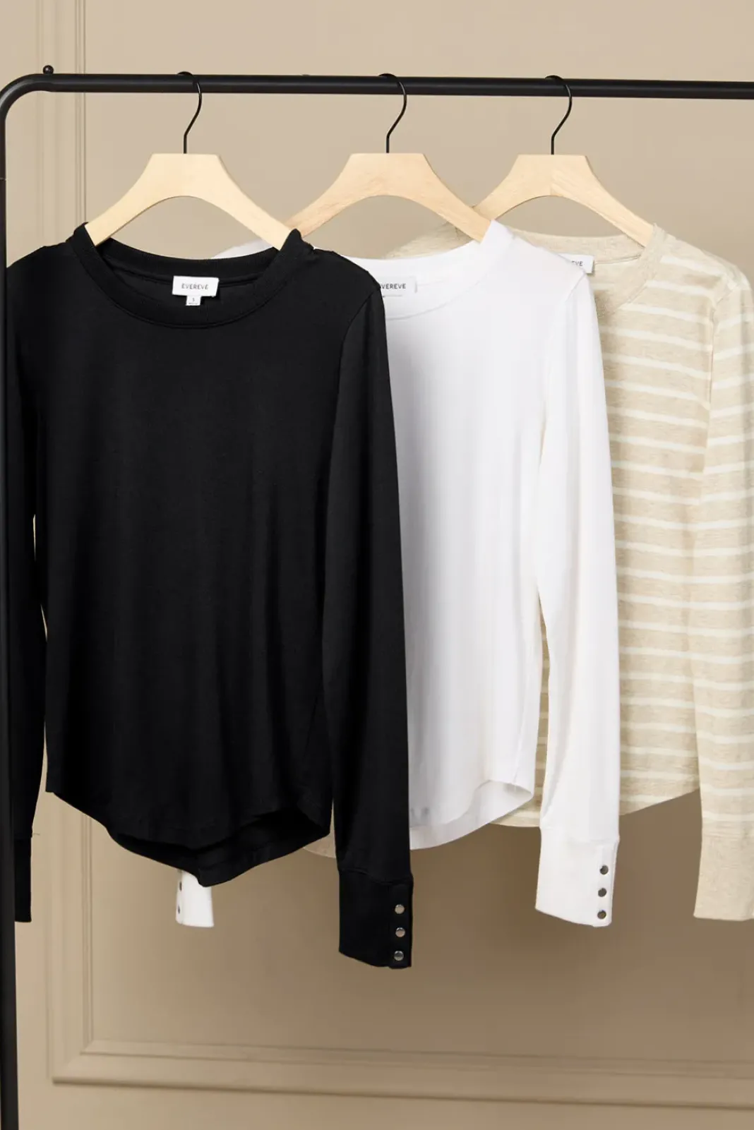 Tops & Tees<EVEREVE Peyton Snap Cuff Tee Black