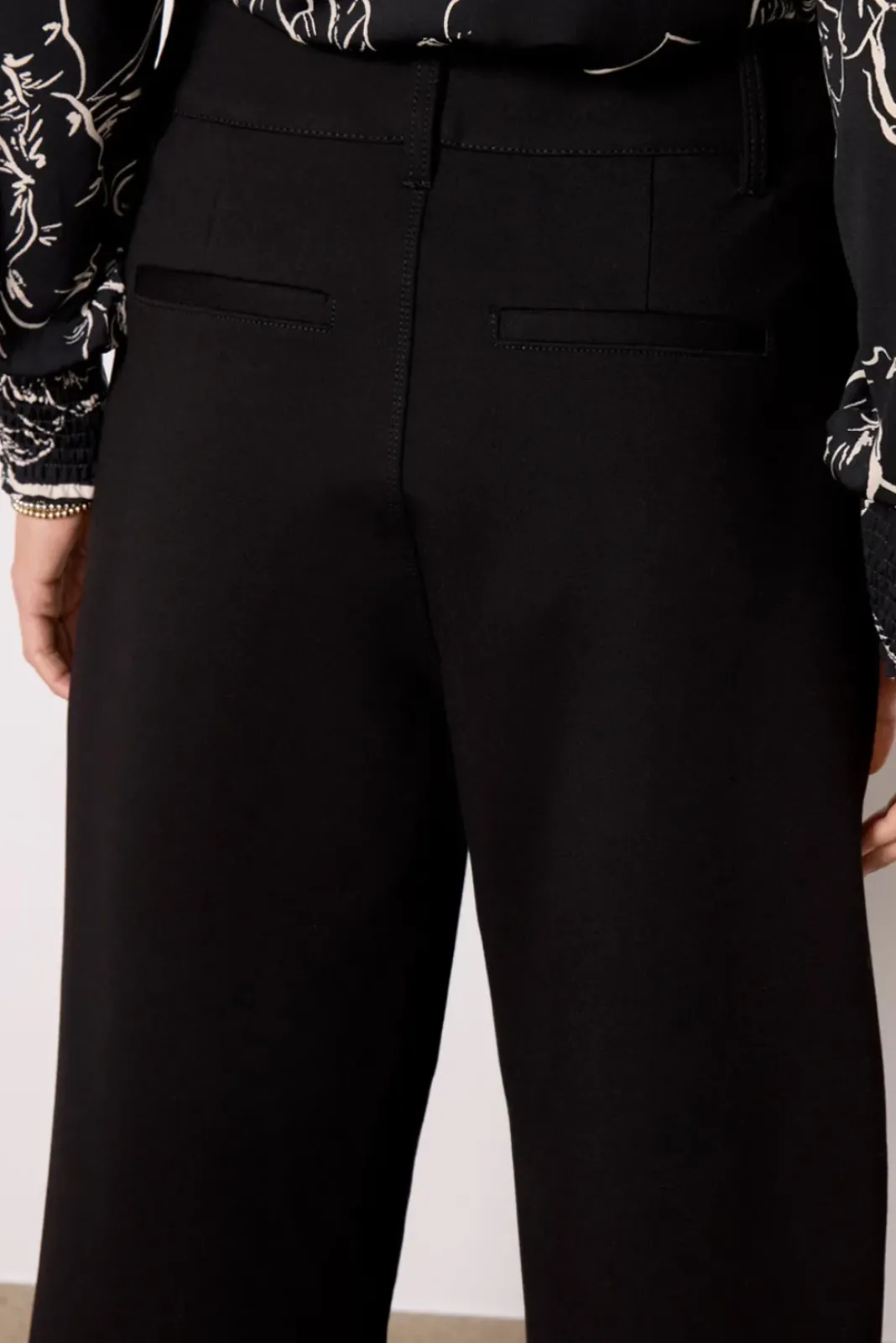 Pants & Leggings<PAIGE Roderika Pant Black