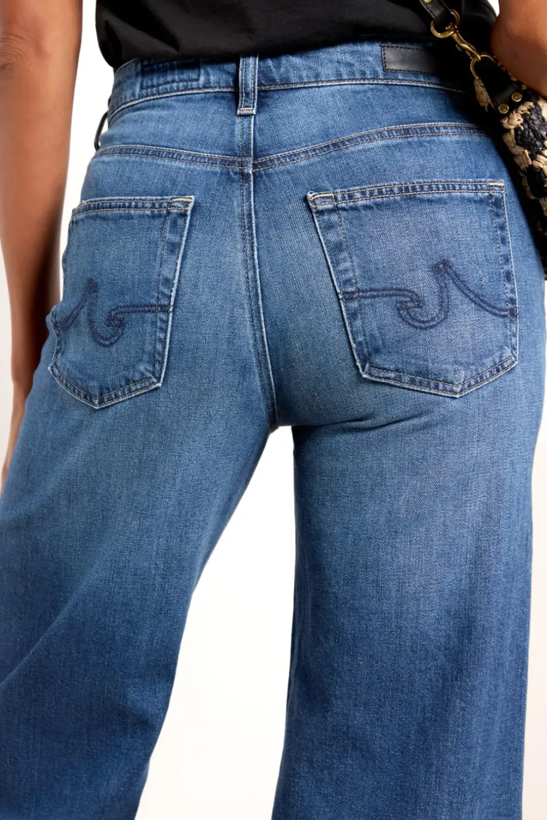 Jeans<AG Saige Wide Leg Crop Plume
