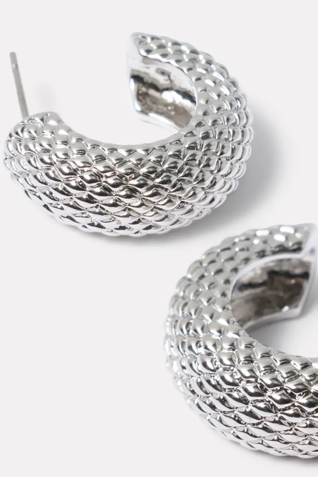 Jewelry<EVEREVE Sutton Textured Hoop Silver