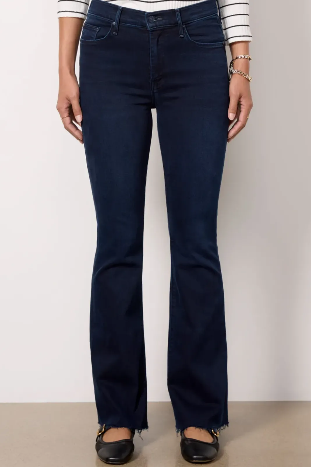 Jeans<MOTHER The Weekender Fray Chiponmyshoulder